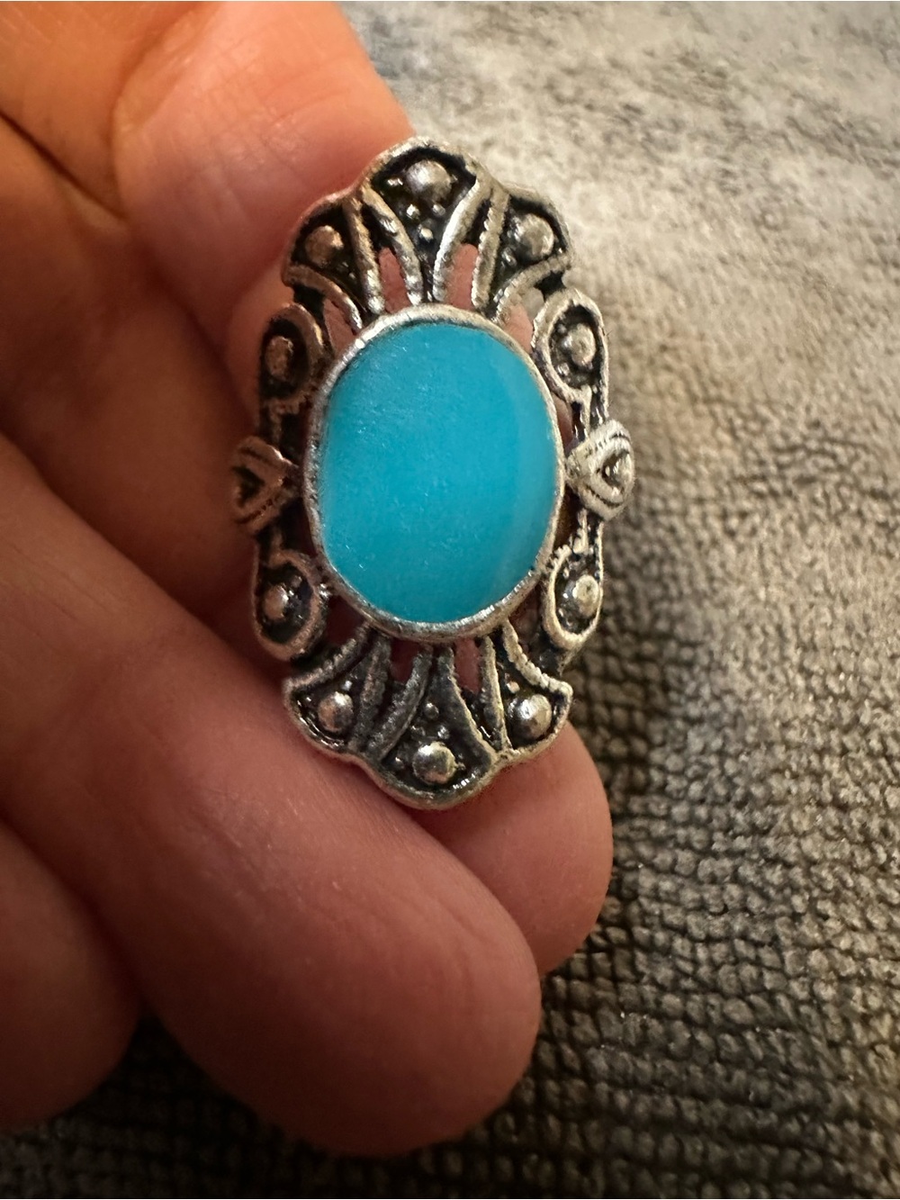 Silvertone ring size 6